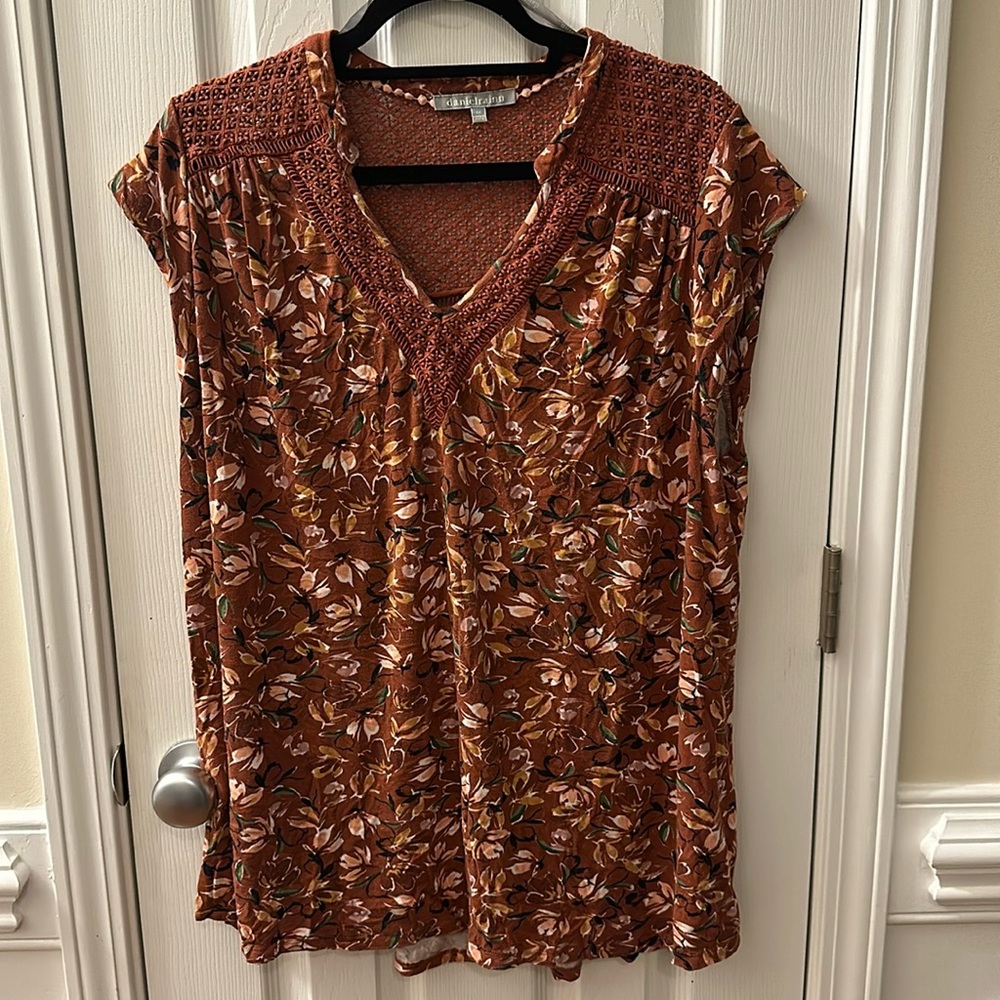 Daniel Rainn Crochet Detail Sleeveless Top 2X